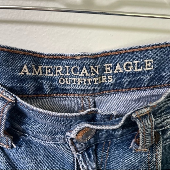 American Eagle Mom Jean 2 Regular High Rise Medium Blue Cotton Pockets 90s Inspo - Picture 6 of 7